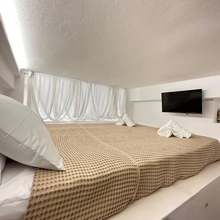 Empyrean Town Apartment Mykonos Town
